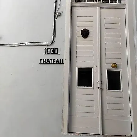 1830 Chateau Hotel *
