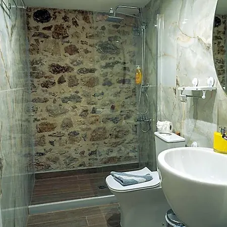 Hotel 1830 Chateau *